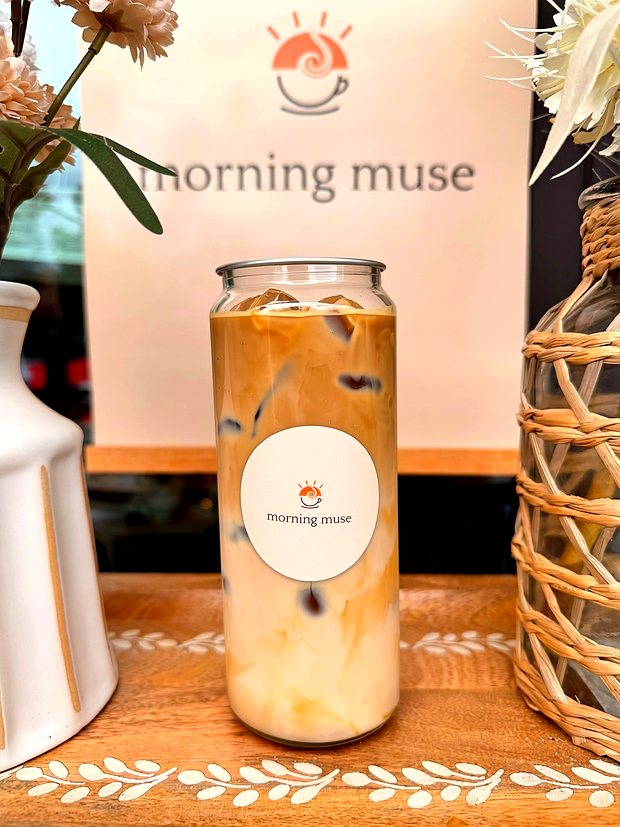 Vanilla latte in a Morning Muse can